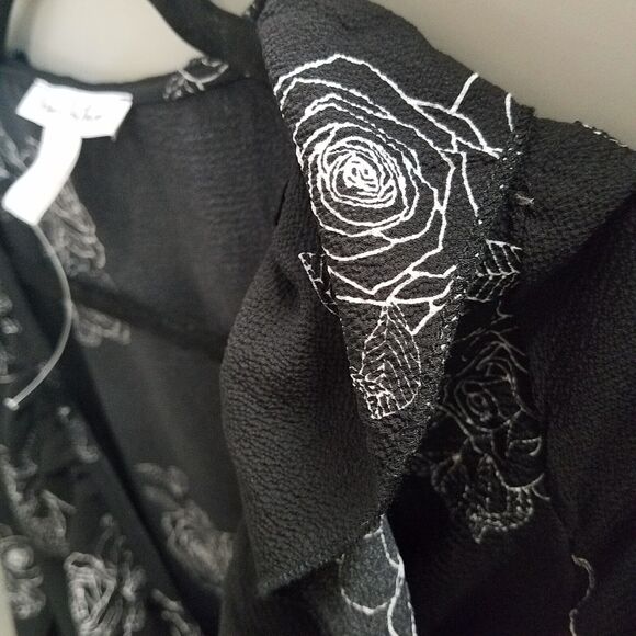 Urban Heritage Womens Sz M Black White Floral Long Sleeve Wrap Dress - Picture 10 of 10